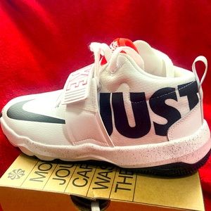Nike Team Hustle D 8 JDI